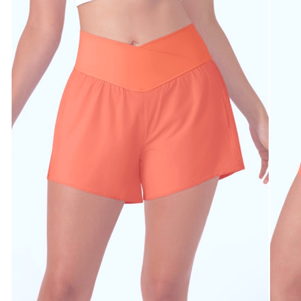 Crossover shorts